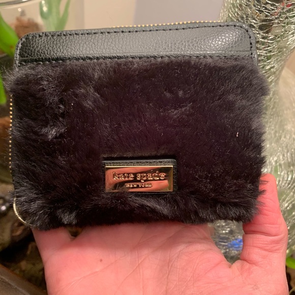 Authentic Kate Spade faux fur/Leather Zip wallet🌹 - Picture 3 of 8